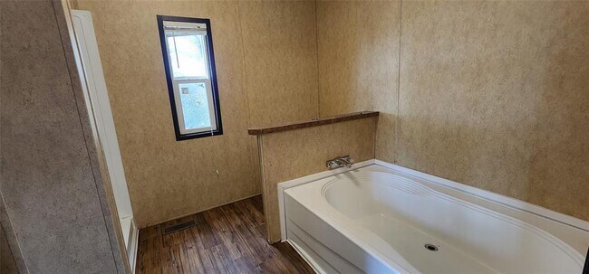 Foto del edificio - 4833 Belton Ln Ext
