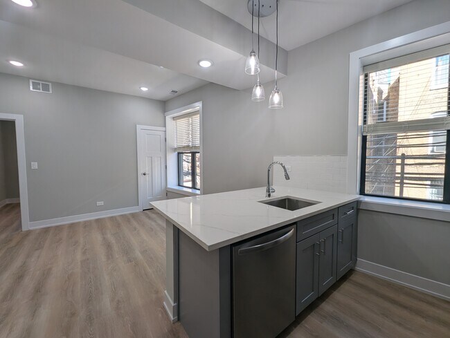 Foto del edificio - 428 W Belden Ave