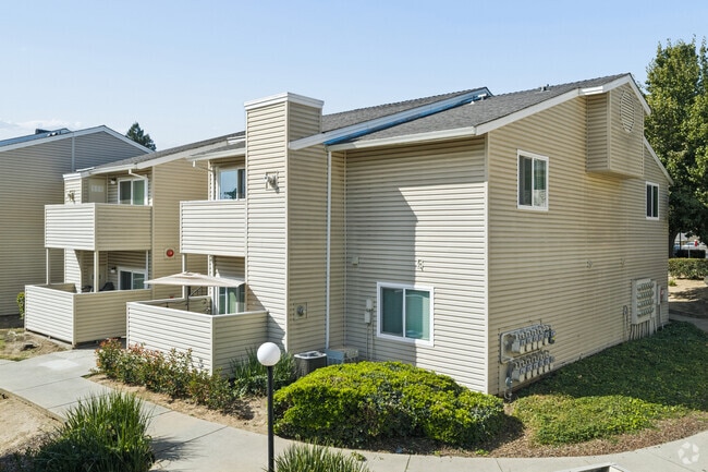 Building Photo - Pepperwood Knoll Apartments