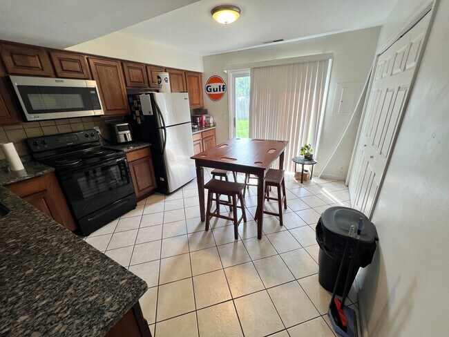 Foto del edificio - 1227 Marywood Ct