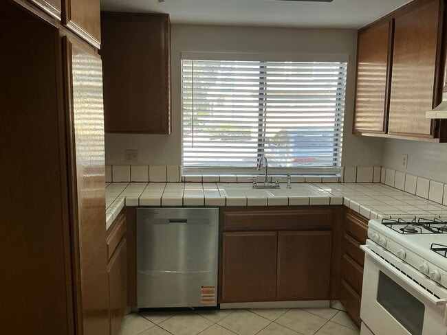 Foto del edificio - 3540 Toyon St