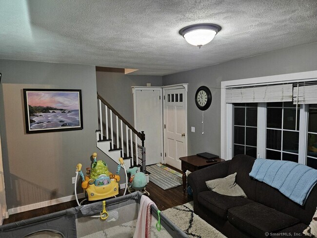 Foto del edificio - 11 Sandy Hollow Dr