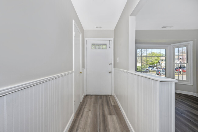 Foto del edificio - 1473 Chatham Ct