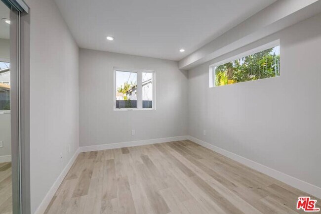 Building Photo - 5337 Homeside Ave