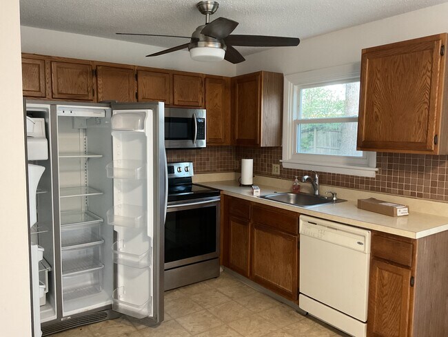 Foto del edificio - 16 Lawton Rd