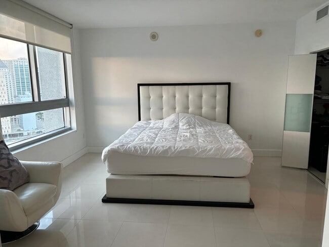 Foto del edificio - 90 SW 3rd St