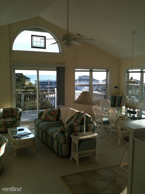 Foto del edificio - 5207 Emerald Dr