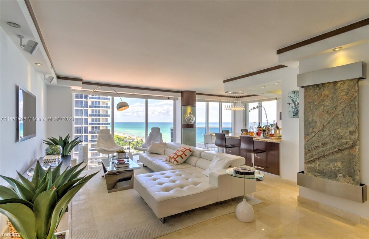 Foto principal - 3 br, 3.5 bath Condo - 4775 Collins Ave Ap...