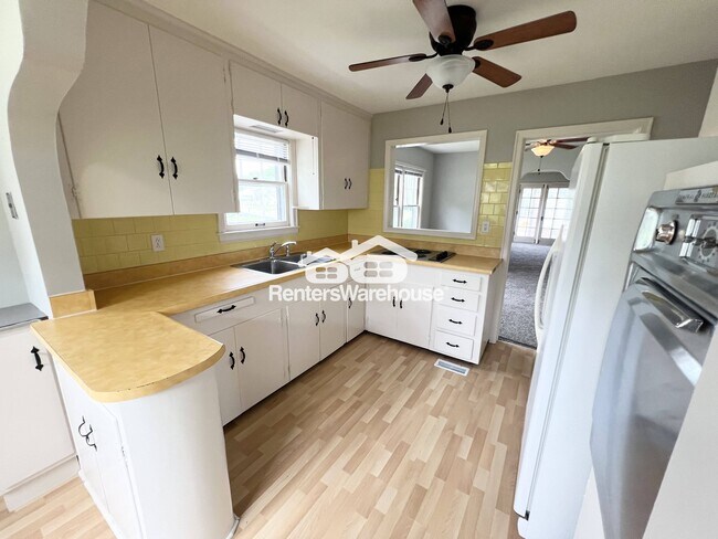 Foto del edificio - 9317 Huhn Blvd