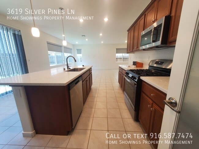 Foto del edificio - 3619 Silver Pine Ln