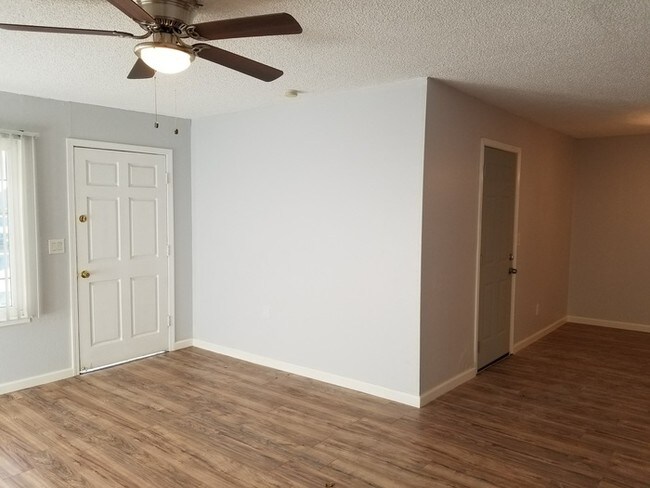 Building Photo - 137 E Trident Dr