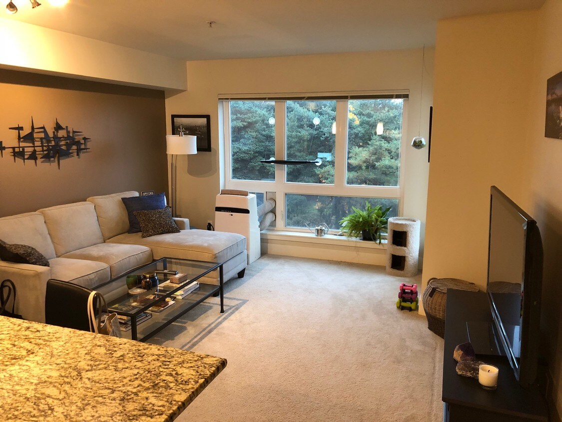 Foto principal - 950 N 72nd St