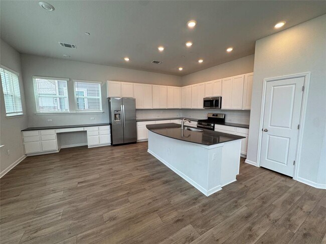 Foto del edificio - 3000 Chisholm Trail Rd