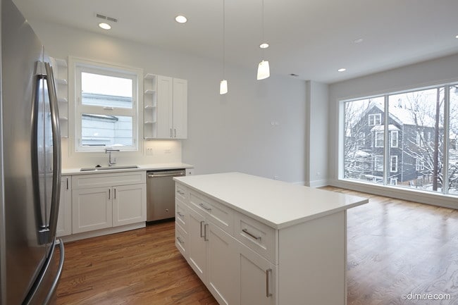 Kitchen - 3116 N Central Park Ave