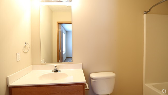 Bathroom - Hidden Brook Apartments & Townhomes