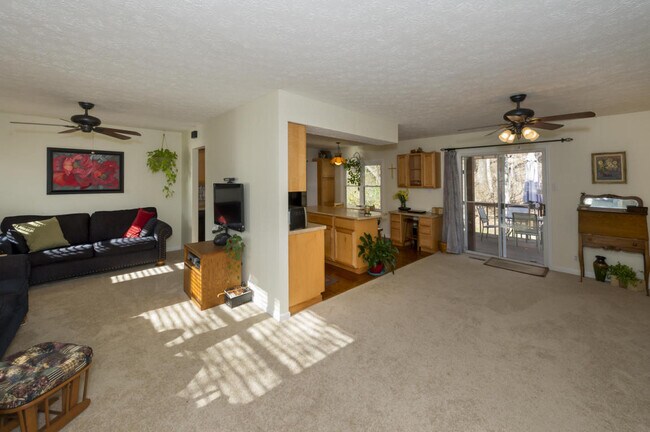 Foto del edificio - 5939 Westmere Dr