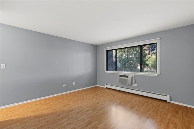 Building Photo - 6500 S Minerva Ave