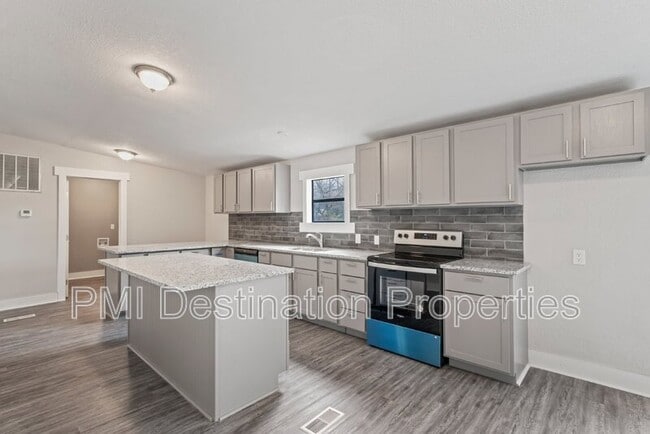 Building Photo - 30070 W 83rd St