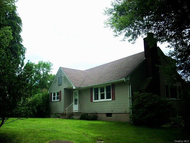 Building Photo - 230 Warn Ave