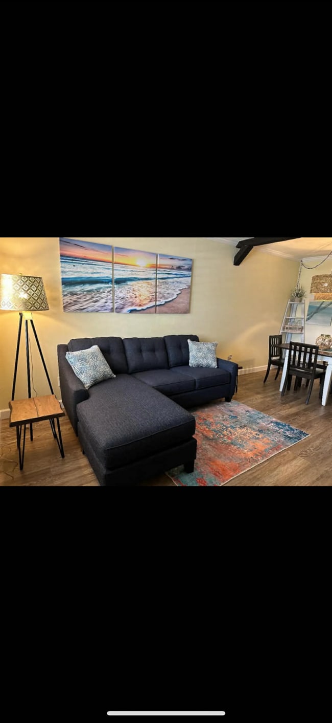 living room - 6700 1st Ave S