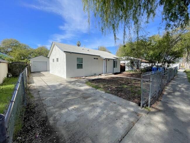 Foto del edificio - Fully Remodeled Single-Story 3-Bedroom Home in San Bernardino!