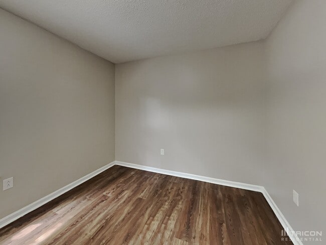 Foto del edificio - 10500 Southern Oak Ct