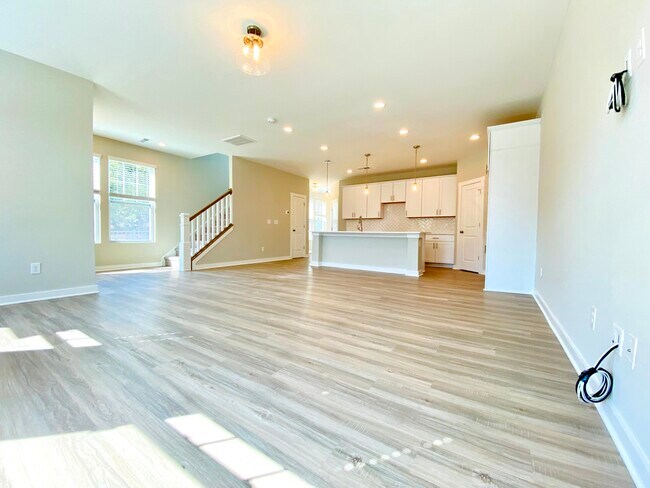 Building Photo - 103 Cranford Dr