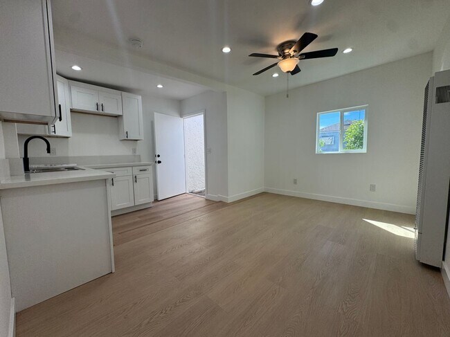 Foto del edificio - 2669 Clyde Ave