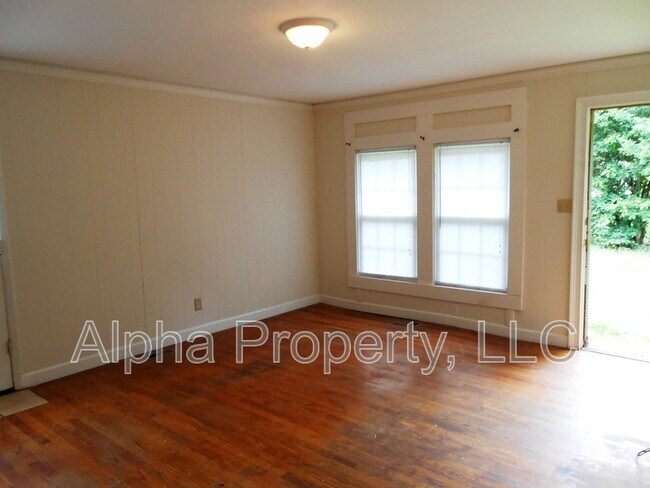 Foto del edificio - 212 Campbell Ave