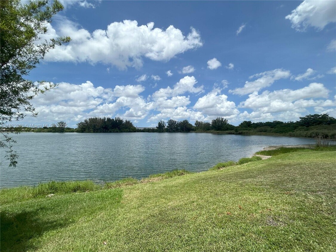 Foto principal - 5708 S Plum Bay Pkwy