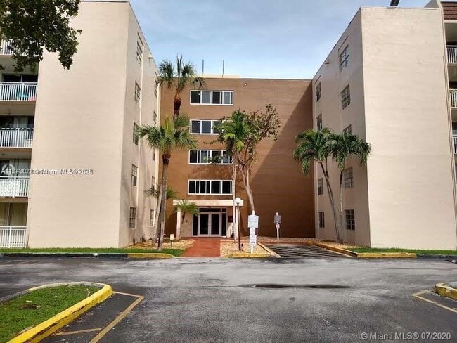 Building Photo - 6940 Miami Gardens Dr