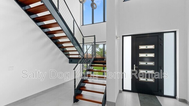 Building Photo - 3001 John Anderson Dr