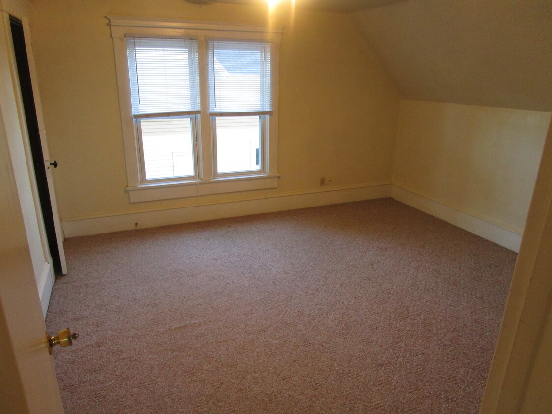 Primary Photo - 838 McKinley St