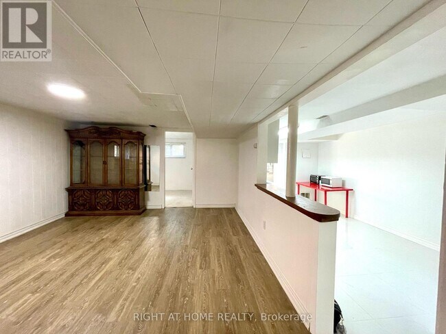 Photo du bâtiment - 3264 Fieldgate Dr