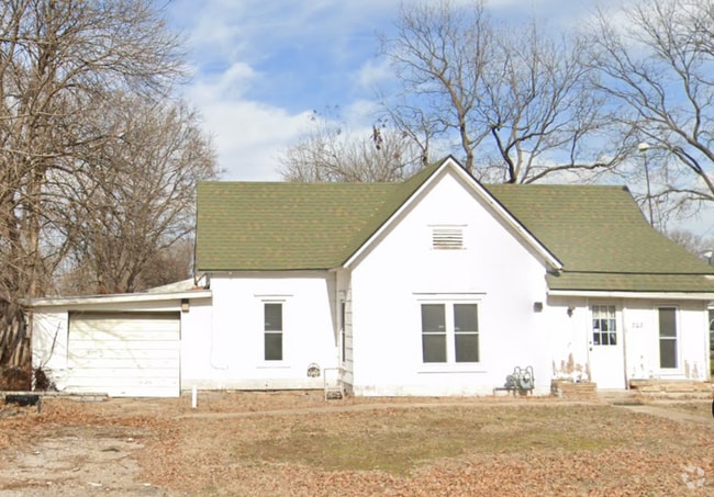 Building Photo - 2025 W 2nd Ave