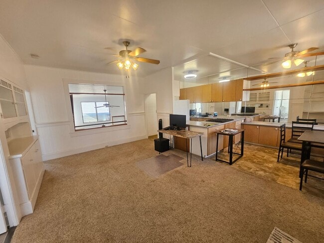 Building Photo - 542 Pokole St