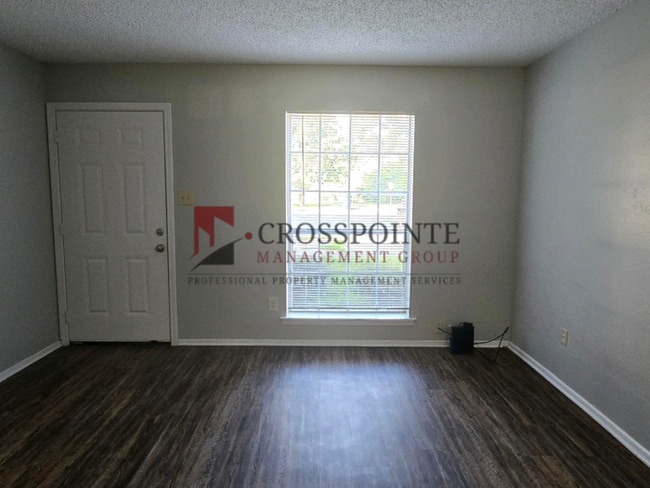 Foto del edificio - Available Now! Spacious 2-Bedroom, 1.5-Bath Townhome in White Oak!