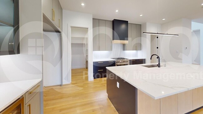 Foto del edificio - 3756 Seguin Dr