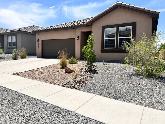 Foto del edificio - Move in Special! 4 Bedroom 3 Bathroom with...