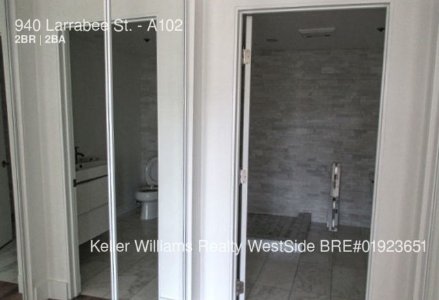 Building Photo - 940 Larrabee St
