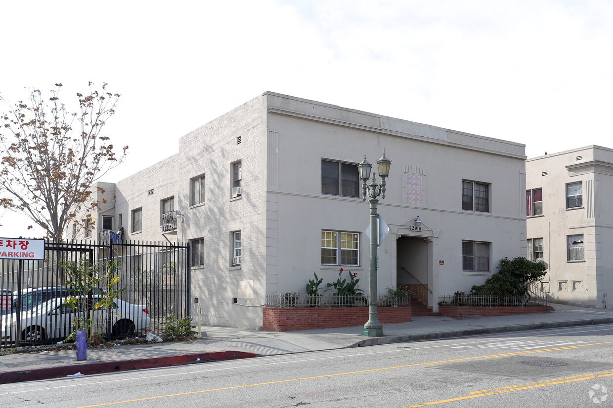Primary Photo - 2916-2930 W 7th St