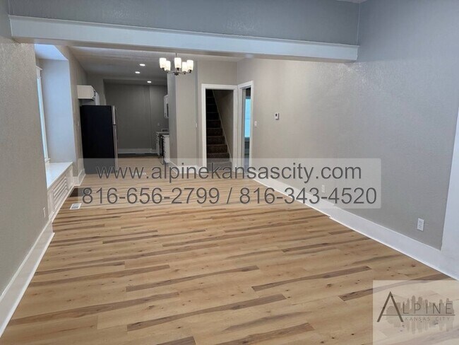 Foto del edificio - Updated Midtown Home Available