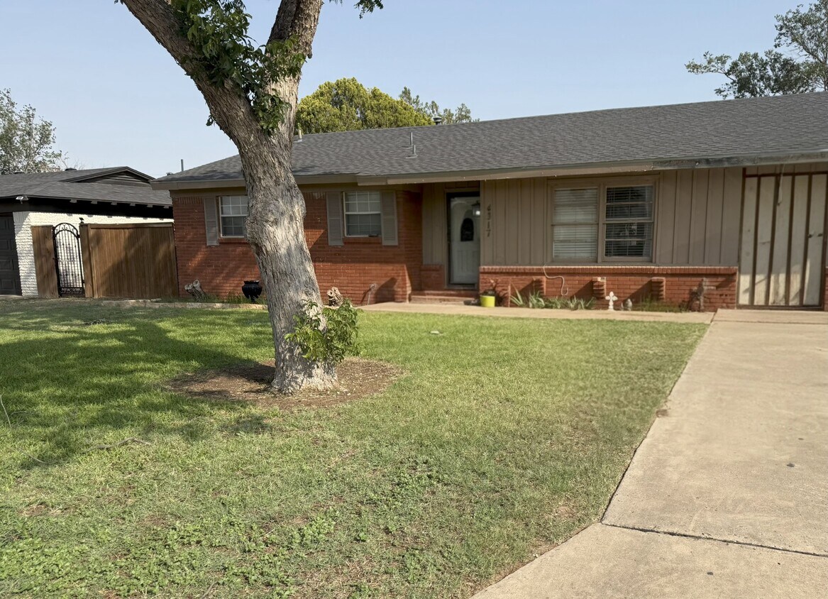 Primary Photo - 4317 Douglas Ave