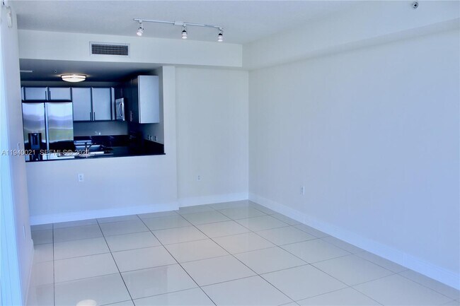 Foto del edificio - 1871 NW S River Dr