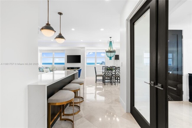Building Photo - 209 N Fort Lauderdale Beach Blvd