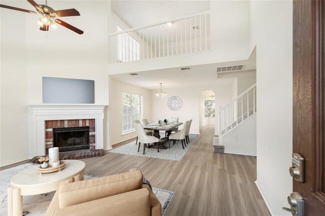 Building Photo - 9410 Calwood Cir