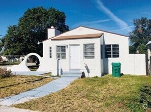 Building Photo - 955 NW 75th St