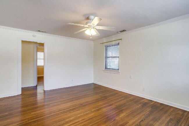 Foto del edificio - Well maintained 3 bedroom home in 76107