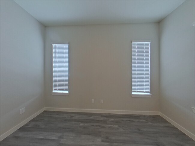 Foto del edificio - 9835 Willow Creek Commerce Dr