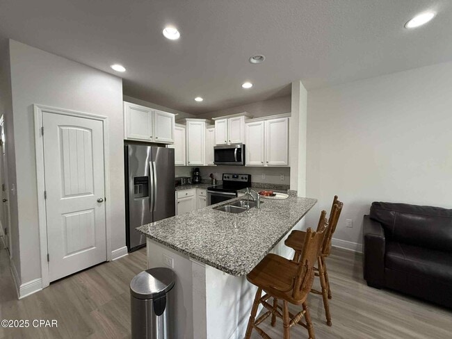 Foto del edificio - 7578 Shadow Lake Dr